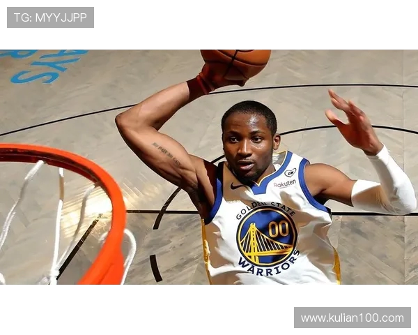 库明加开季四场场均18分8篮板4助攻成勇士篮板王进攻防守双线爆发